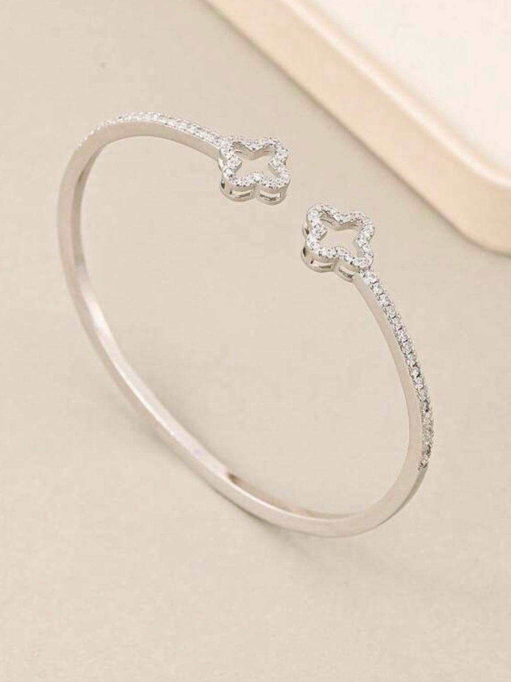 Dainty Silver Clover-Ended Open Bangle Bracelet